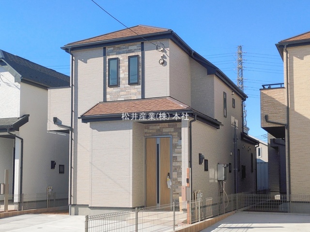 草加市長栄3丁目 D号棟